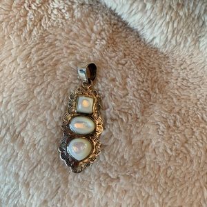 Sterling silver mother of pearl pendant